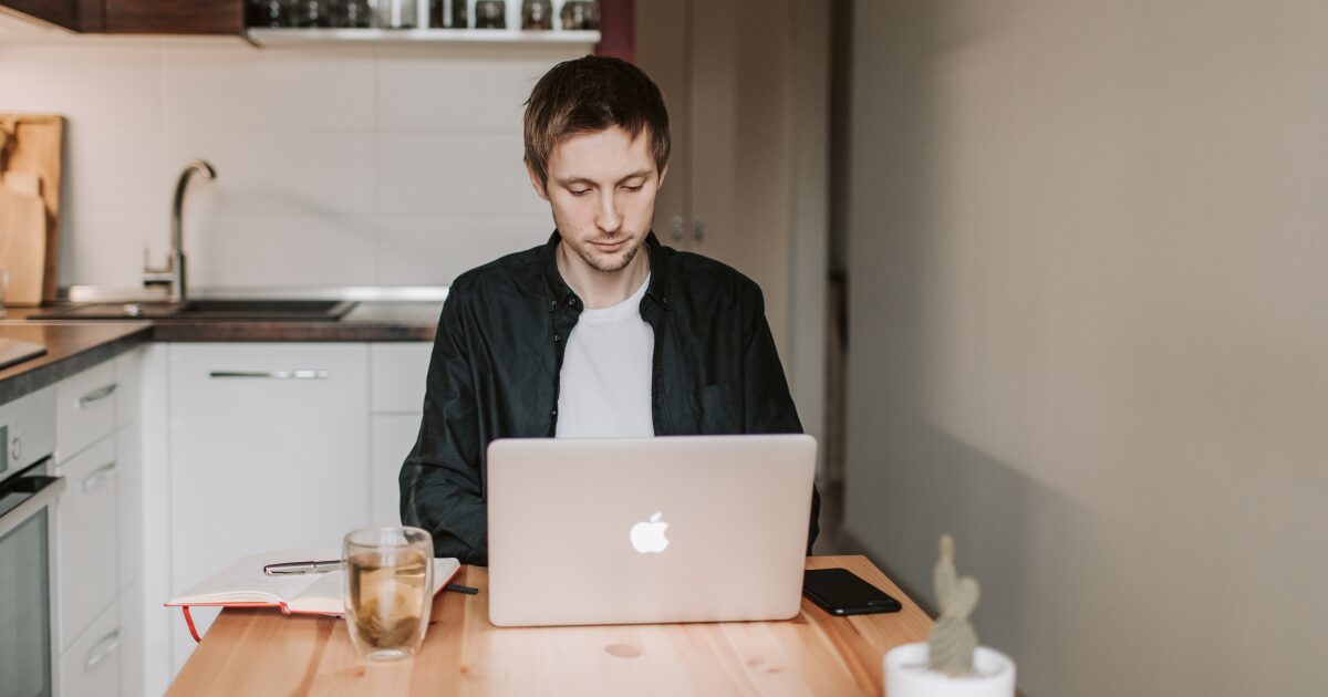 Tired of the 9-to-5? How to build a six-figure marketing agency this year